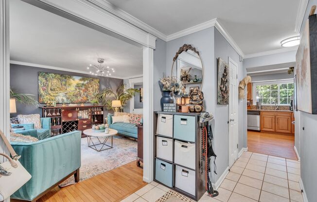 Modern 4 BR Colonial Retreat in River Bend Estates
