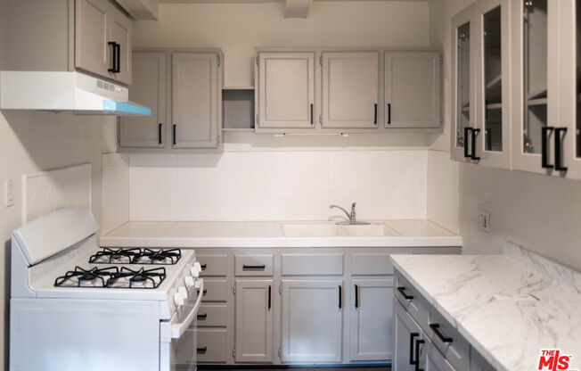 824 S BONNIE BRAE ST