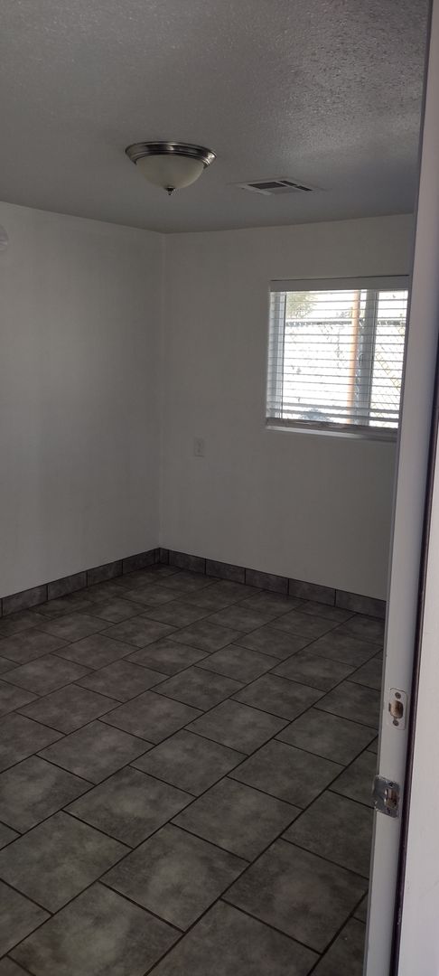 2 beds, 1 bath, $1,675