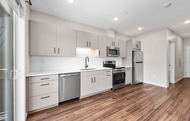 Studio, 1 bath, 465 sqft, $1,050, Unit 534