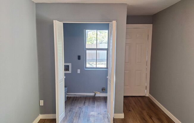 3 beds, 1 bath, $1,550