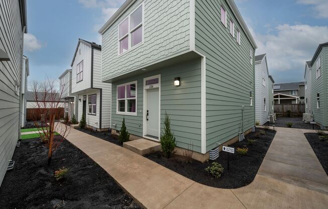 Brand New Newberg Homes- Up to 3 Months Free !