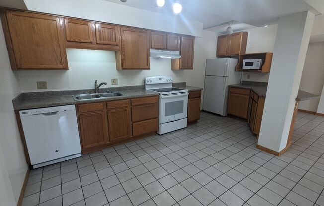 2 beds, 1 bath, 900 sqft, $1,845, Unit 403