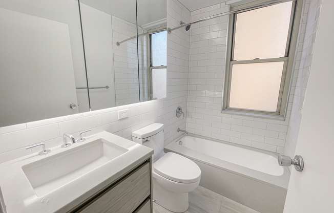 1 bed, 1 bath, $5,795, Unit 17A