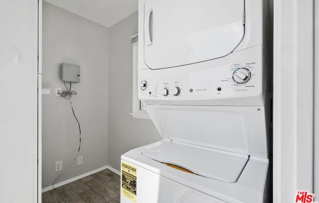 1019 AMHERST AVE