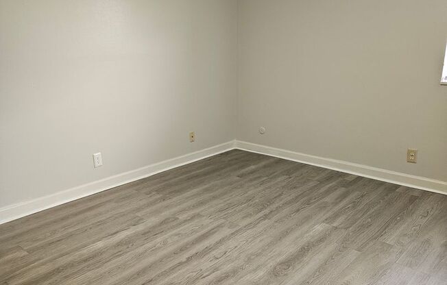 2 beds, 1 bath, 908 sqft, $835, Unit 5003 Sycamore