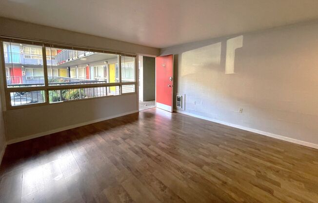 1 bed, 1 bath, 393 sqft, $1,150, Unit 113