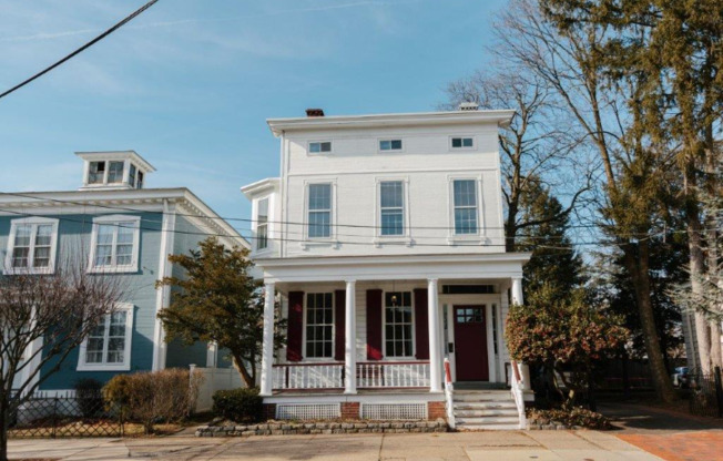 319 RADCLIFFE ST