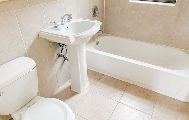 1 bed, 1 bath, 925 sqft, $1,750, Unit 3927-2