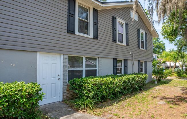 Spacious 3 Bedroom, 2 Bathroom Lower Level Duplex Apartment