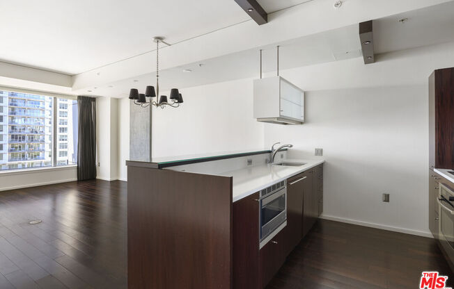 2 beds, 2 baths, 1,160 sqft, $3,700, Unit 912