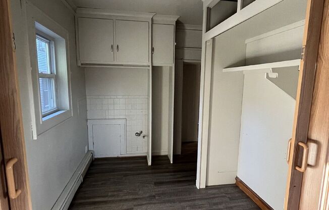 1106 E PRYOR AVE
