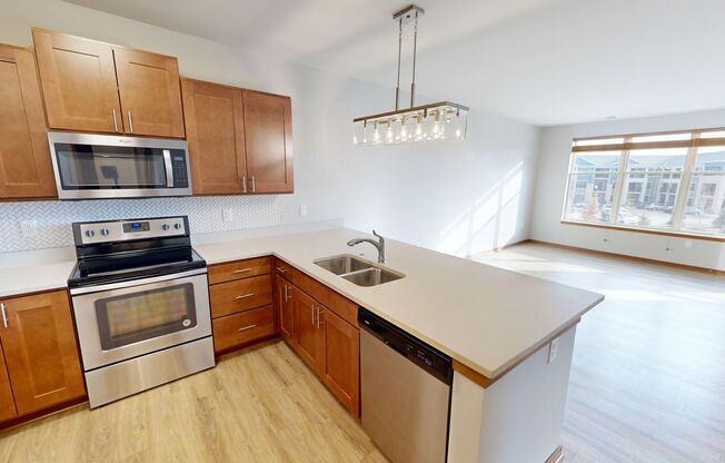 1 bed, 1 bath, 774 sqft, $1,310, Unit 2800-214