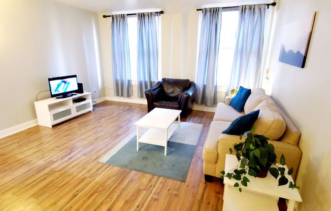 Executive 1 Bedroom Apartment right off 16th St. Mall - All Utilities Included!