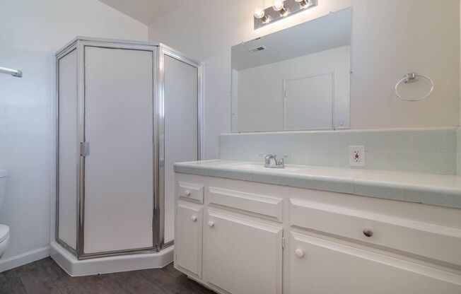 2 beds, 2 baths, $1,299, Unit 3600-W