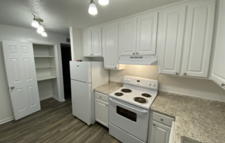 1005 HICKORY HL LN