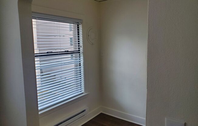 Studio, 1 bath, 429 sqft, $1,365, Unit Unit 306