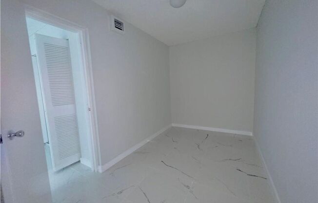 701 N PINE ISLAND RD APT 303 PLANTATION, FL 33324