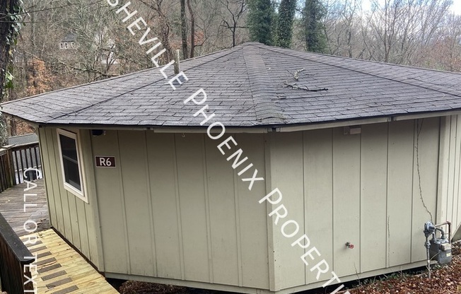 25 HOWLAND RD