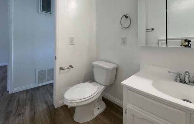 2 beds, 1 bath, 850 sqft, $1,945, Unit 17818 - 15