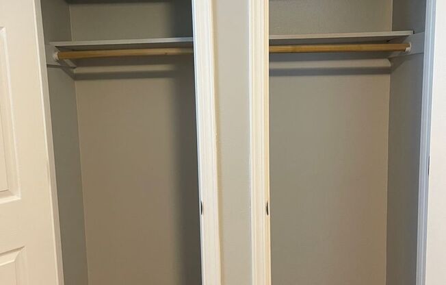 2 beds, 1 bath, 945 sqft, $1,500, Unit 102