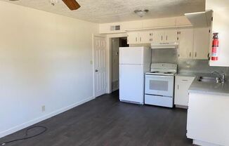 2 beds, 1 bath, 787 sqft, $1,195, Unit Unit 2