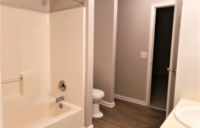 3 beds, 2 baths, 1,200 sqft, $1,700, Unit 13