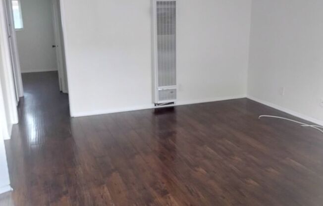 1104-1118 E. FRANKLIN AVENUE