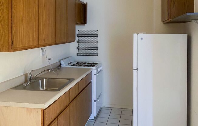 Studio, 1 bath, 475 sqft, $1,335, Unit 540-4E