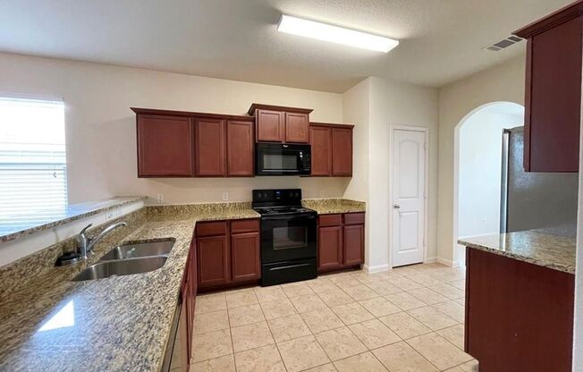 3 beds, 2 baths, $1,650