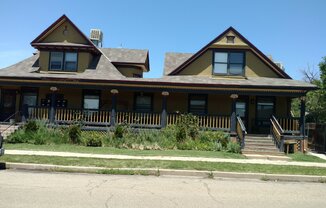 521 W 10 ST