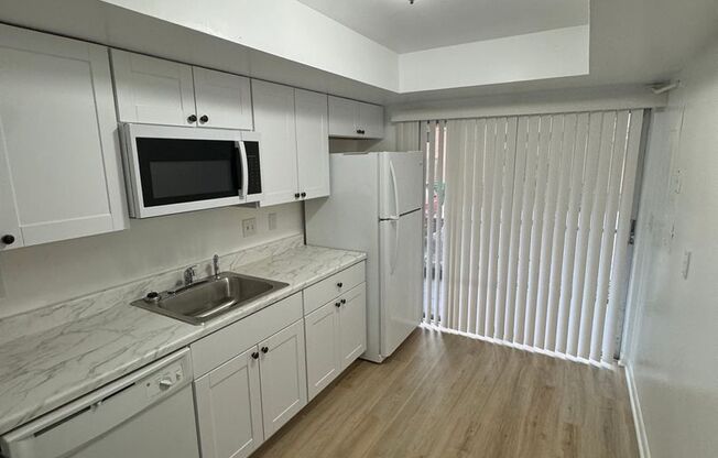 2 beds, 1 bath, $1,495