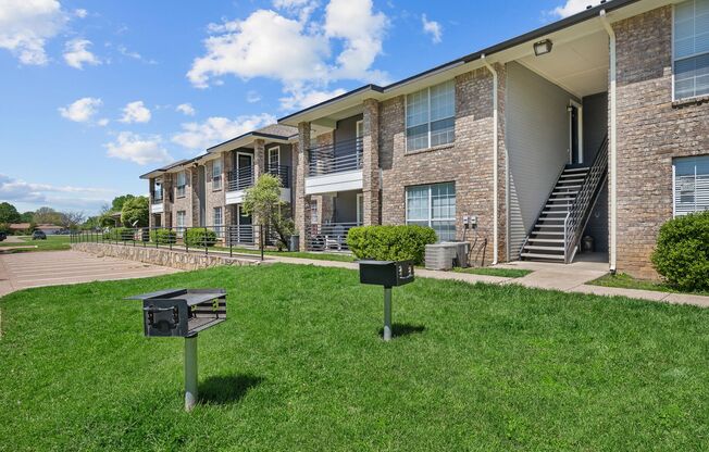 2 beds, 2 baths, $1,425, Unit 3207