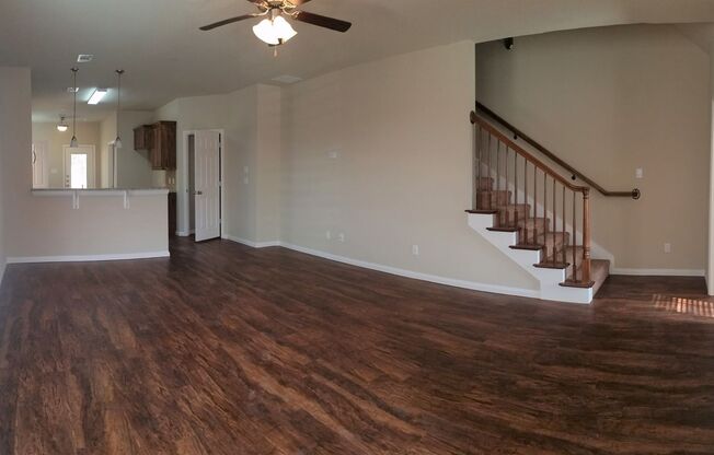 Spacious 2 Story Duplex in Benbrook