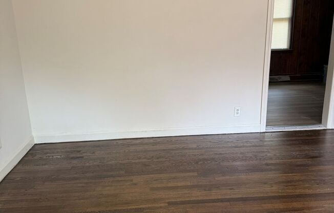 3 bedroom 1 bathroom house