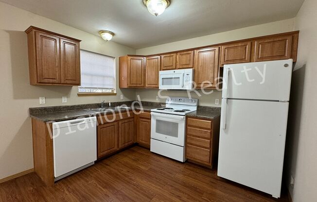 2 beds, 1.5 baths, $750, Unit 311