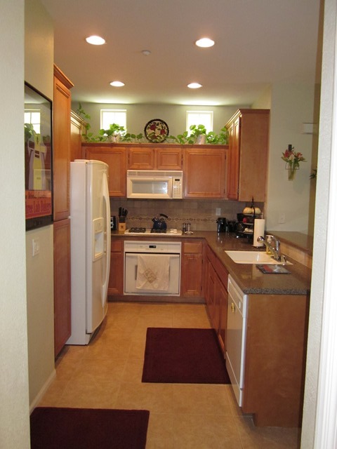 Beautiful  Escala Townhome  in Resort Style Coummunity