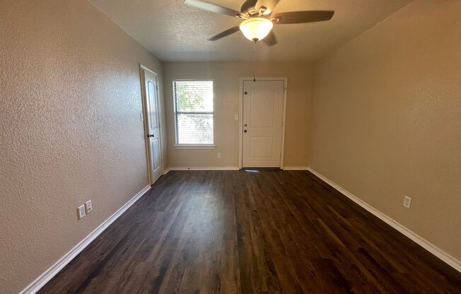 3 beds, 2 baths, 1,100 sqft, $1,395, Unit 8106