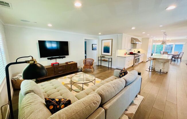 Stunning 3 Bed 2 Bath Downtown Sunnyvale with Bonus Room