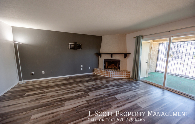 8344 N 21 DR