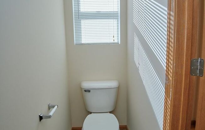 2 beds, 1.5 baths, 1,056 sqft, $1,235, Unit 58W