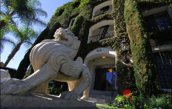 Burnside Villas Apartments...New York Style and Charm...CALL NOW!