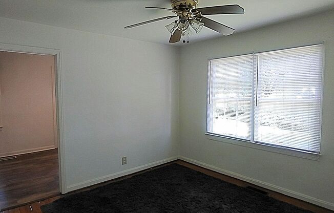 3 beds, 1 bath, $1,600