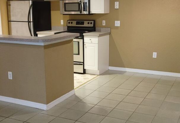Lovely 2 bed 2 bath condo available