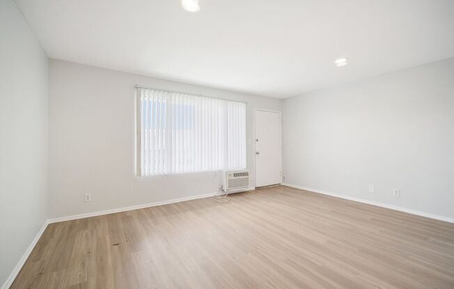 1 bed, 1 bath, 700 sqft, $1,998, Unit 53