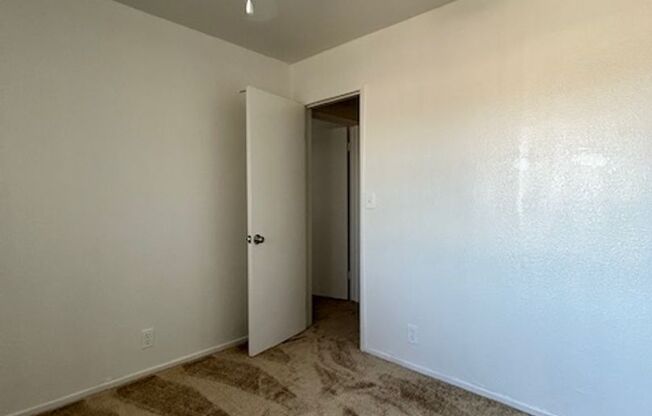 2 beds, 1 bath, $1,925, Unit 06