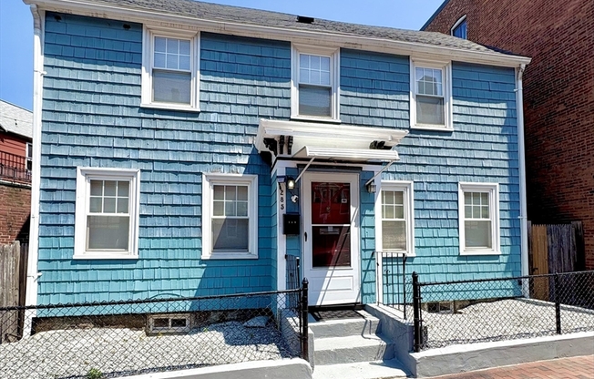 285 ROXBURY ST