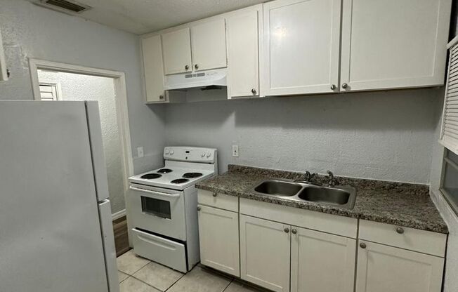 3 beds, 1 bath, $1,300