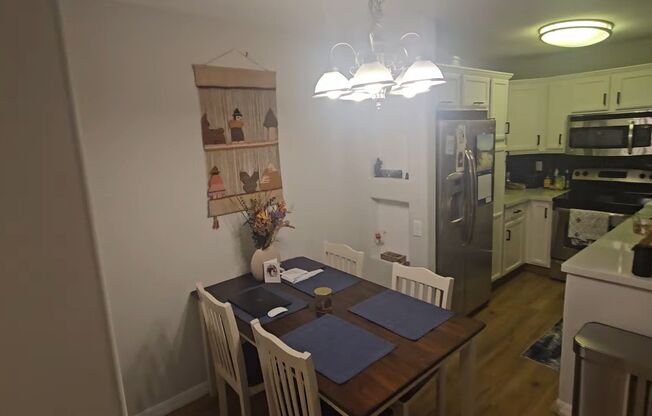 2 beds, 2 baths, $2,800, Unit # 203