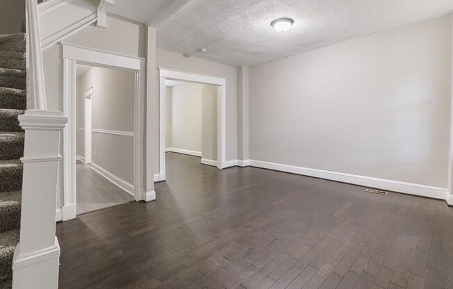 Spacious 3-Bedroom/1-Bathroom home with Modern Amenities in East Baltimore!